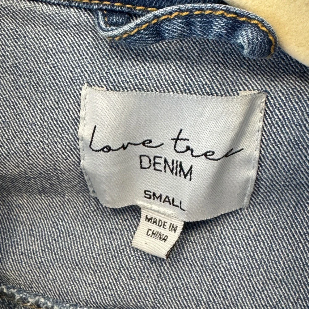 Love Tree Denim Women's Medium Wash Stretch Jean Jacket Small Contemporary